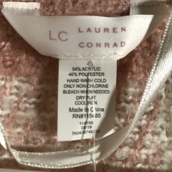 Lauren Conrad blanket shawl - Picture 6 of 6